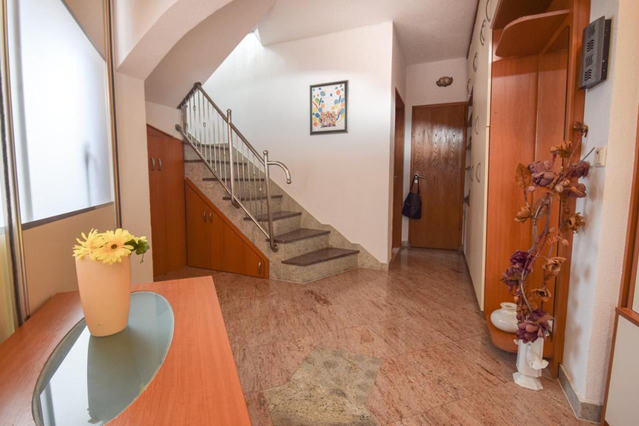 Holiday Home Nevera Makarska Ngoại thất bức ảnh